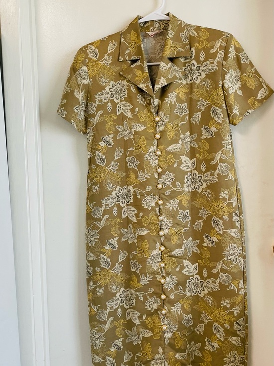 Karimadon Dresses & Skirts - Button-Front Floral Maxi Dress in Mustard New without tags